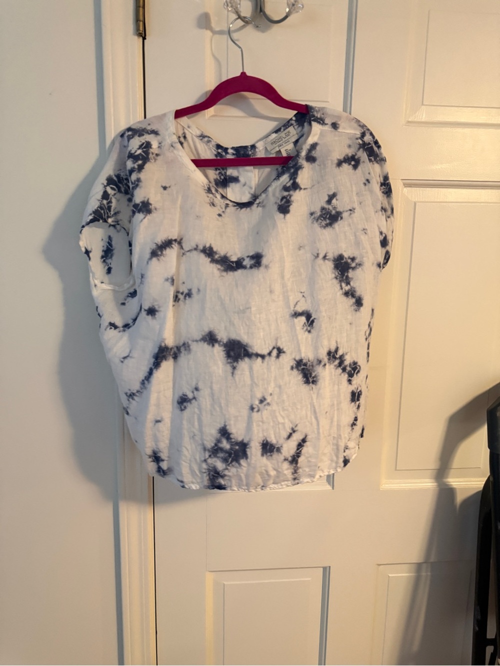 Rachel Zoe White and Black Tie-Dye Short Sleeve Tunic